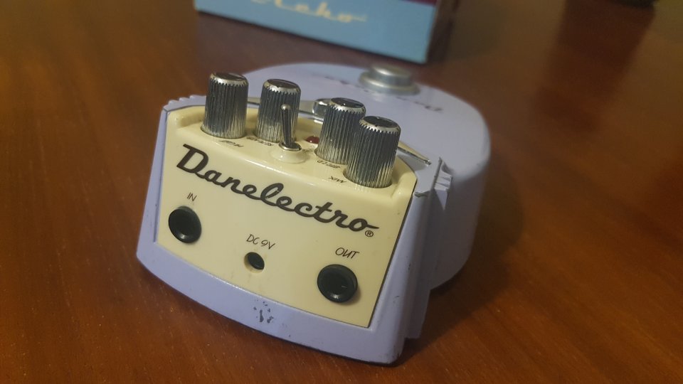 Pedal Danelectro Dan echo