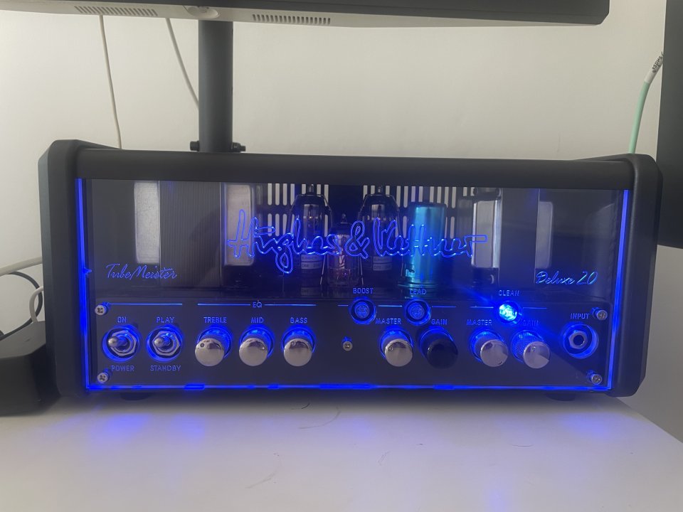 Hughes & kettner tubemeister deluxe 20 de segunda mano · Foto 1 de 5 · Valencia · 330 €
