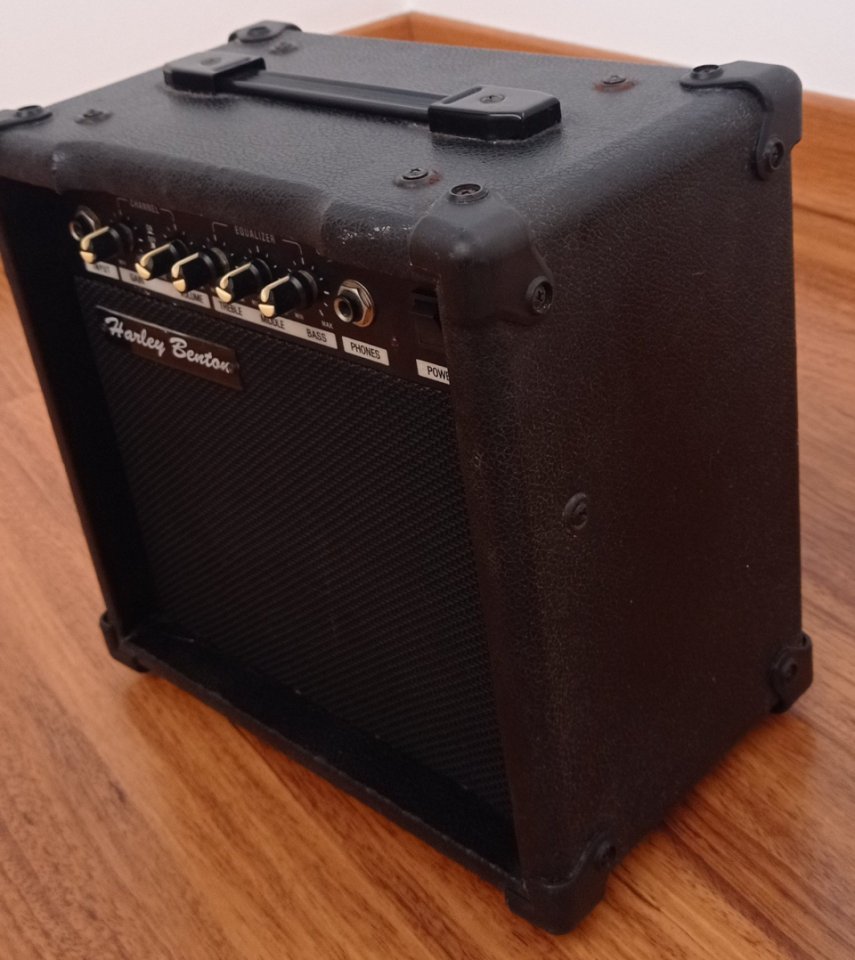 Amplificador de guitarra eléctrica 20 watios de segunda mano · Foto 3 de 4 · Cuenca · 30 €