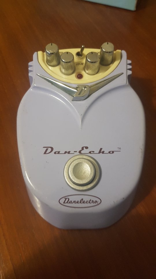 Pedal Danelectro Dan echo