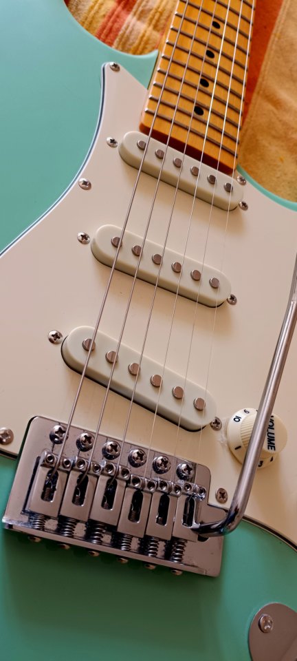 Guitarra Tagima TG-530 de segunda mano · Foto 3 de 10 · Madrid · 175 €