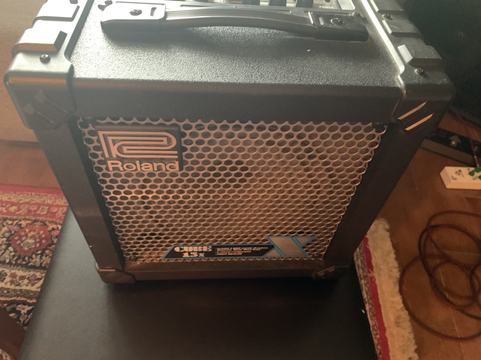Roland Cube 15 de segunda mano · Foto 1 de 2 · Madrid · 77 €