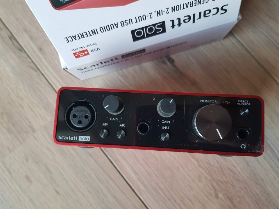 Tarjeta de sonido Focusrite Scarlett Solo (3ª Generación)