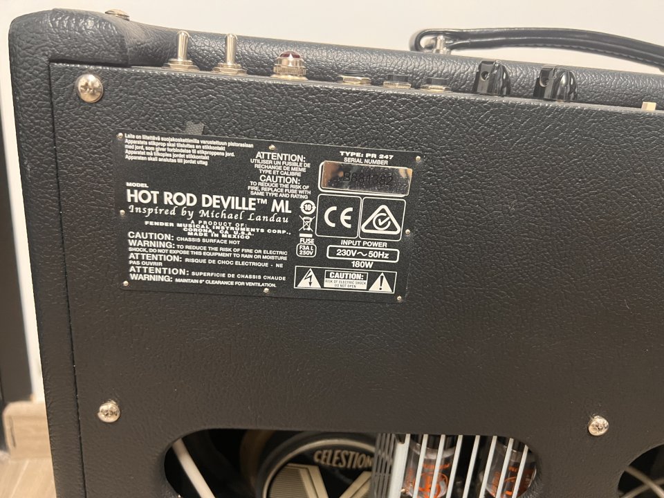 Fender Michael Landau Hot Rod Deville ML 2x12 de segunda mano · Foto 7 de 7 · Madrid · 900 €