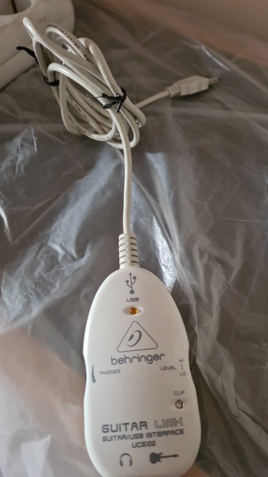 behringer ucg102 guitar link