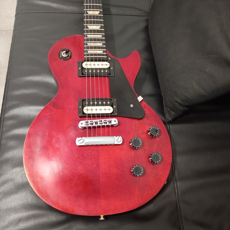 Gibson Les Paul Studio 2012 de segunda mano · Foto 2 de 10 · Málaga · 900 €