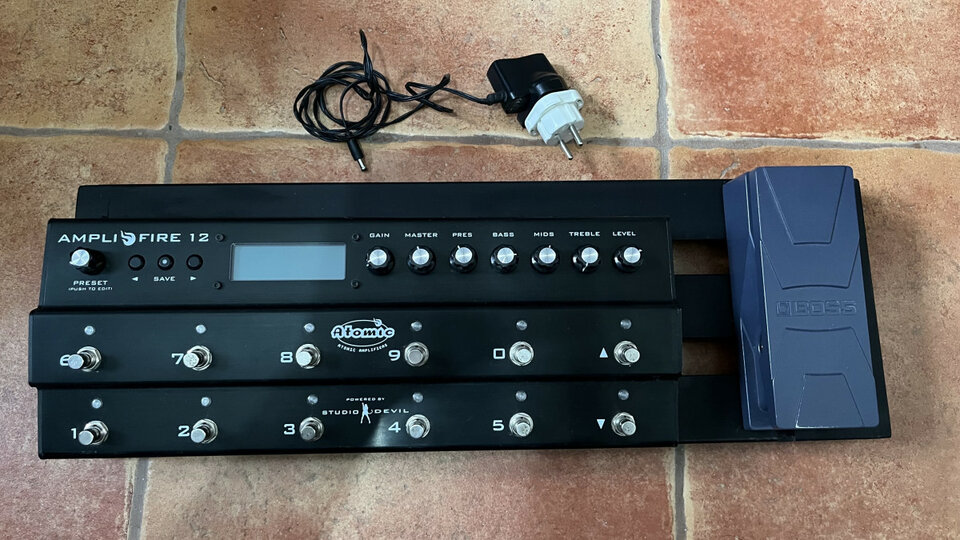 Pedalera Amplifire12 + Pedal Expresión + Pedaltrain Metro 24 HC.