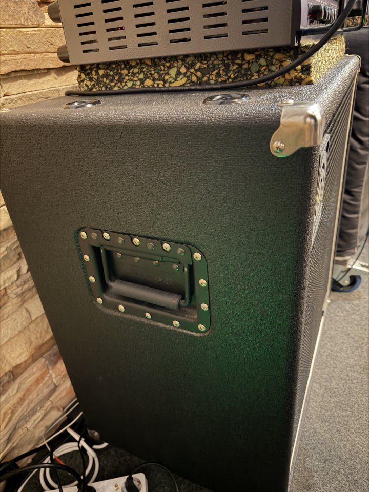 Pantalla para bajo AMpeg SVT-410HE de segunda mano · Foto 3 de 3 · Madrid · 500 €