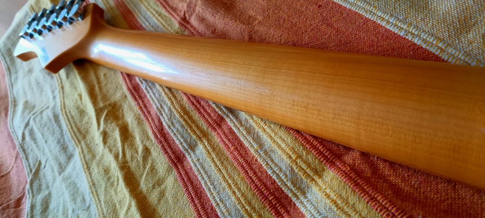 Guitarra Tagima TG-530 de segunda mano · Foto 8 de 10 · Madrid · 175 €