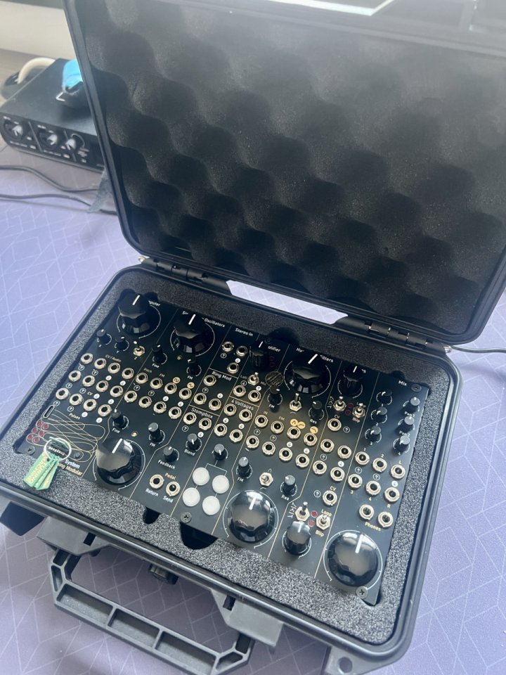 Musicthing Modular Workshop system semimodular de segunda mano · Foto 1 de 3 · A Coruña · 570 €