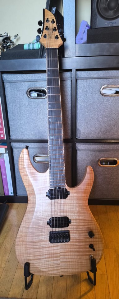 Schecter Keith Merrow. Fishman Fluence Modern. Case SGR 1C de segunda mano · Foto 1 de 8 · Madrid · 1000 €