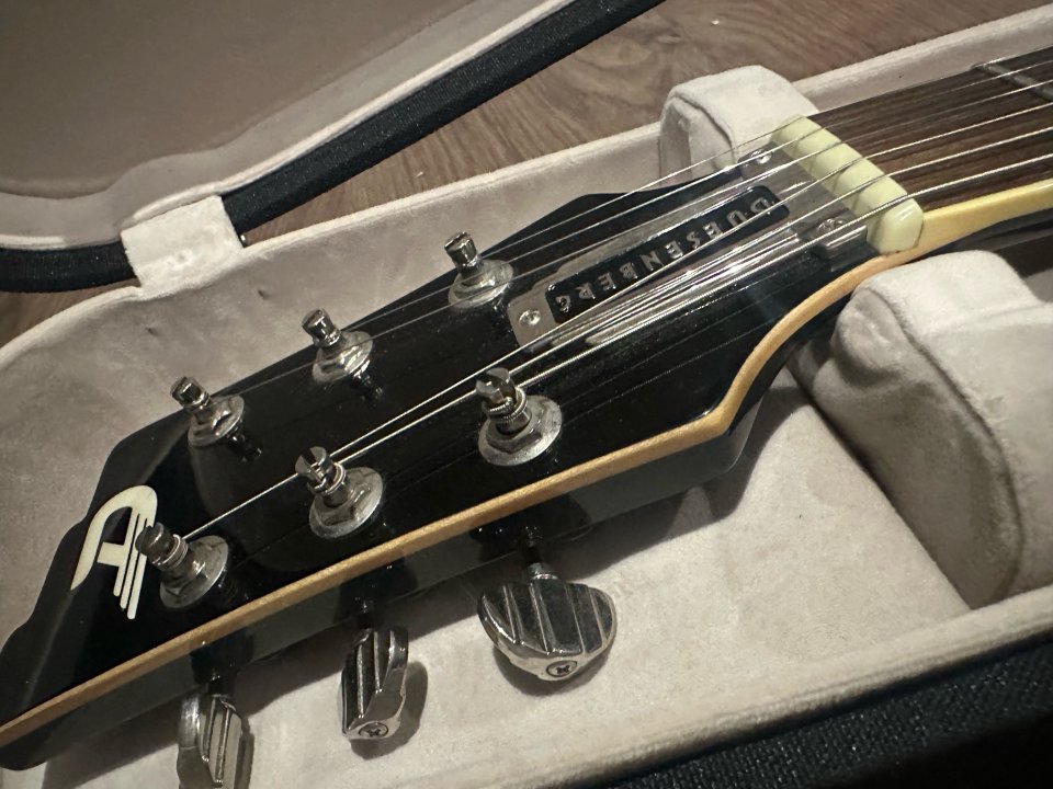 Duesenberg Julia negra