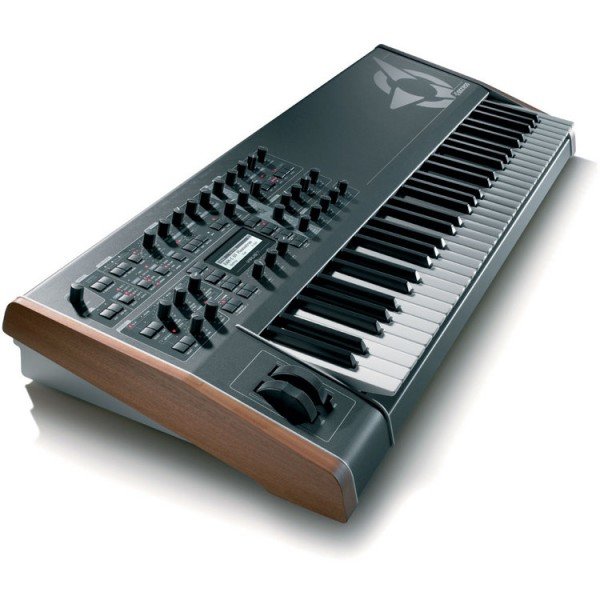 Access Virus TI2 Keyboard de segunda mano · Foto 1 de 4 · Madrid · 1850 €