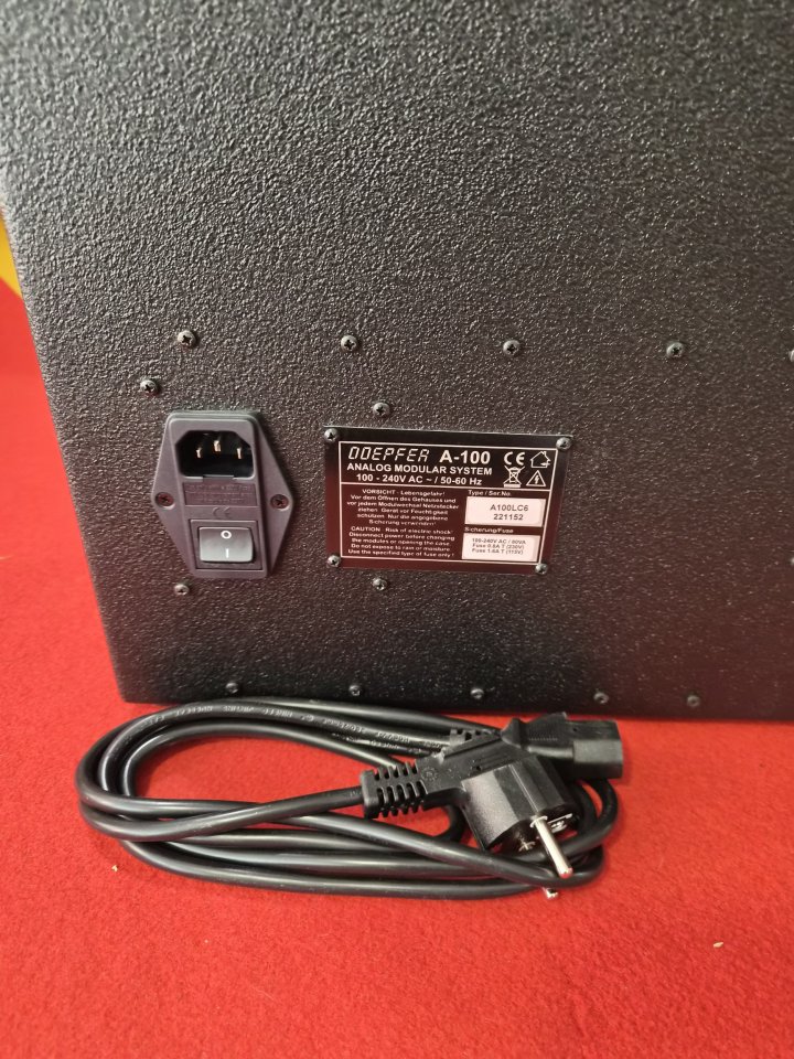 Doepfer A-100 LC6 VE case Eurorack de segunda mano · Foto 3 de 4 · Girona · 289 €
