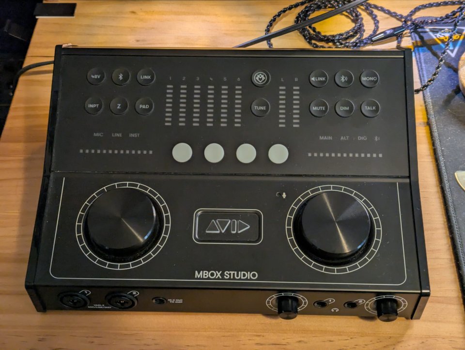 Avid Mbox Studio Interfaz de Audio