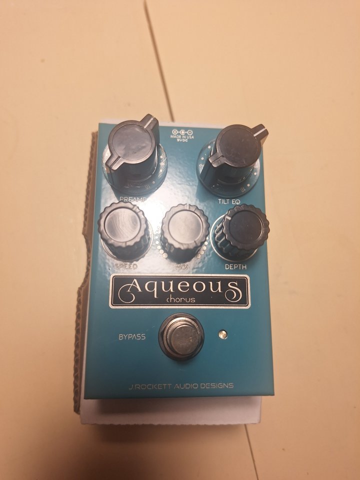 J. Rockett Auqueous Chorus de segunda mano · Foto 1 de 6 · Asturias · 170 €
