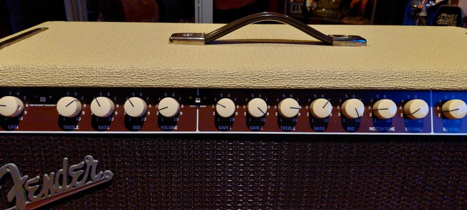 OFERTÓN!! Fender Super-Sonic Twin 100/25W Blonde Oxblood Combo [EN MANO]