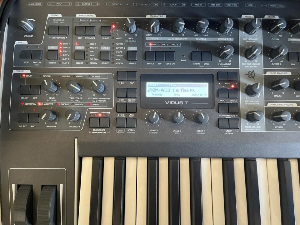 Access Virus TI2 Keyboard de segunda mano · Foto 3 de 4 · Madrid · 1850 €