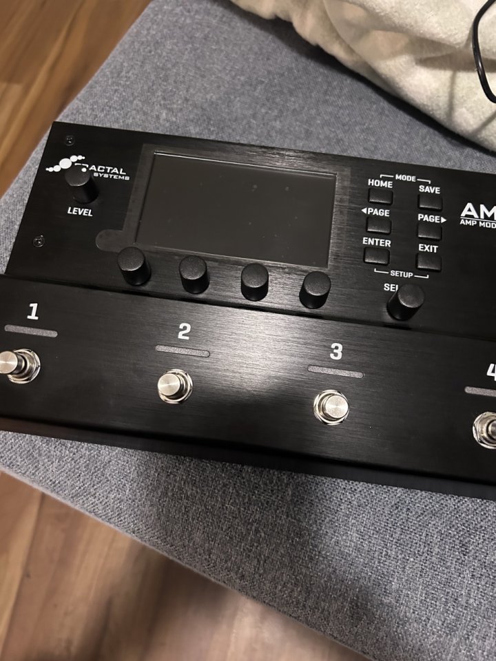 Fractal Audio AM4 + Cab packs & IRs de pago extra de segunda mano · Foto 1 de 6 · Madrid · 700 €