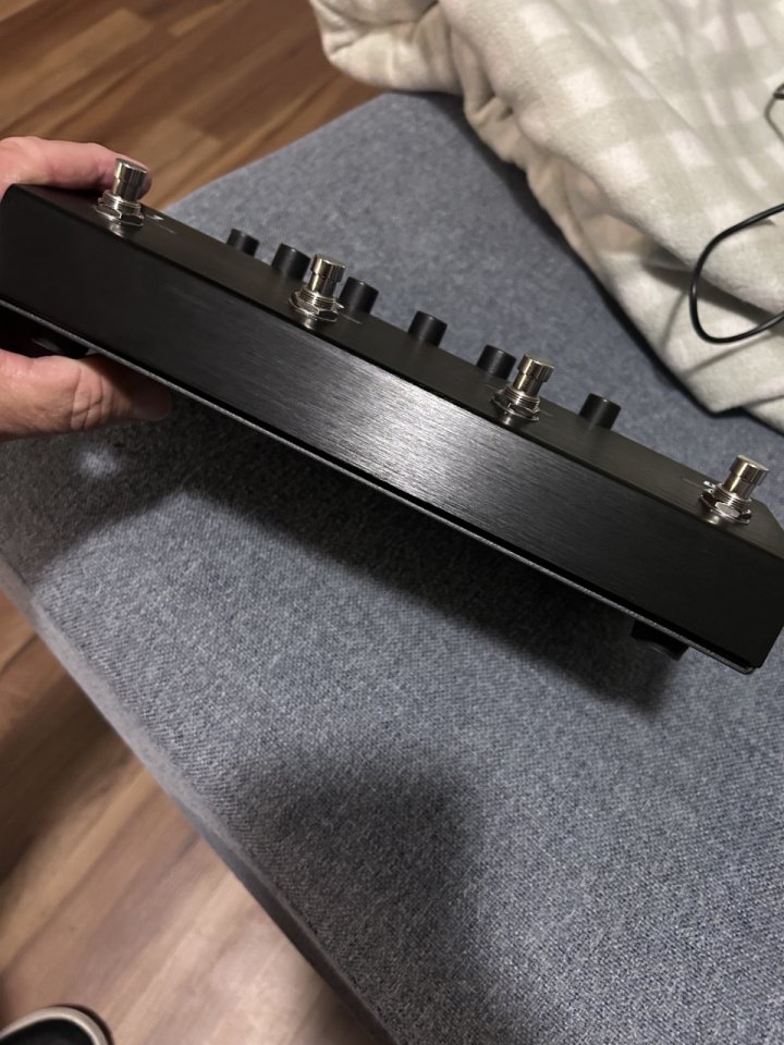 Fractal Audio AM4 + Cab packs & IRs de pago extra de segunda mano · Foto 2 de 6 · Madrid · 700 €