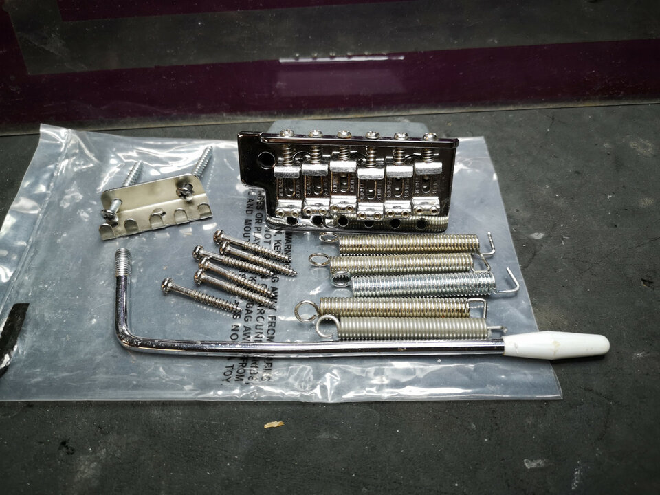 Fender Vintage/Narrow Strat Tremolo C.