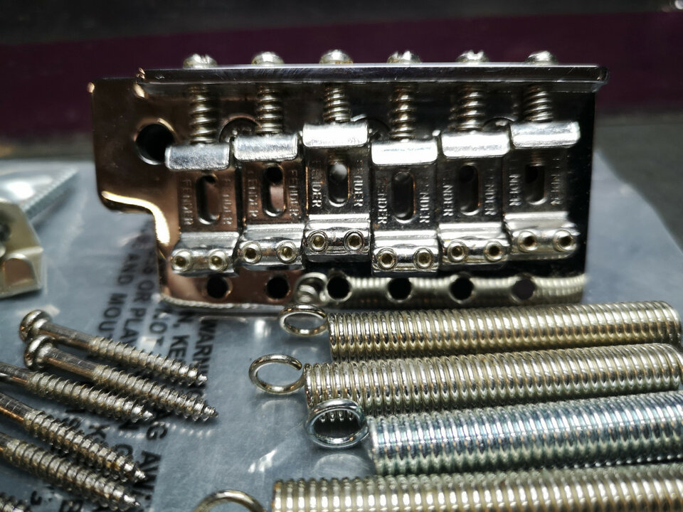 Fender Vintage/Narrow Strat Tremolo C.