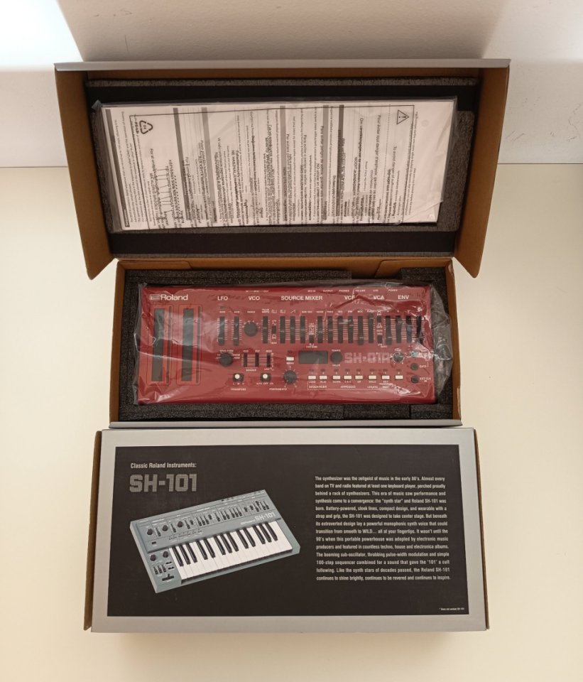 Roland SH-01A + teclado K-25M