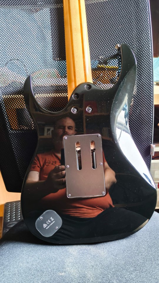 /cambio Ibanez Universe Green Dot UV70P