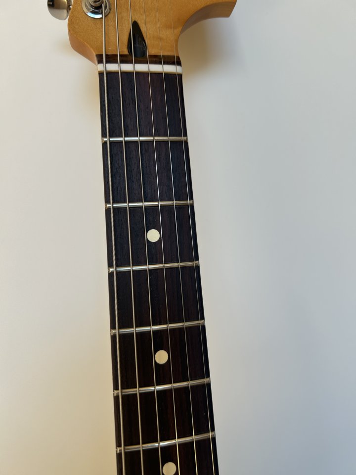 FENDER PLAYER II JAGUAR, ROSEWOOD Fingerboard, Hialeah Yellow ((NUEVA))