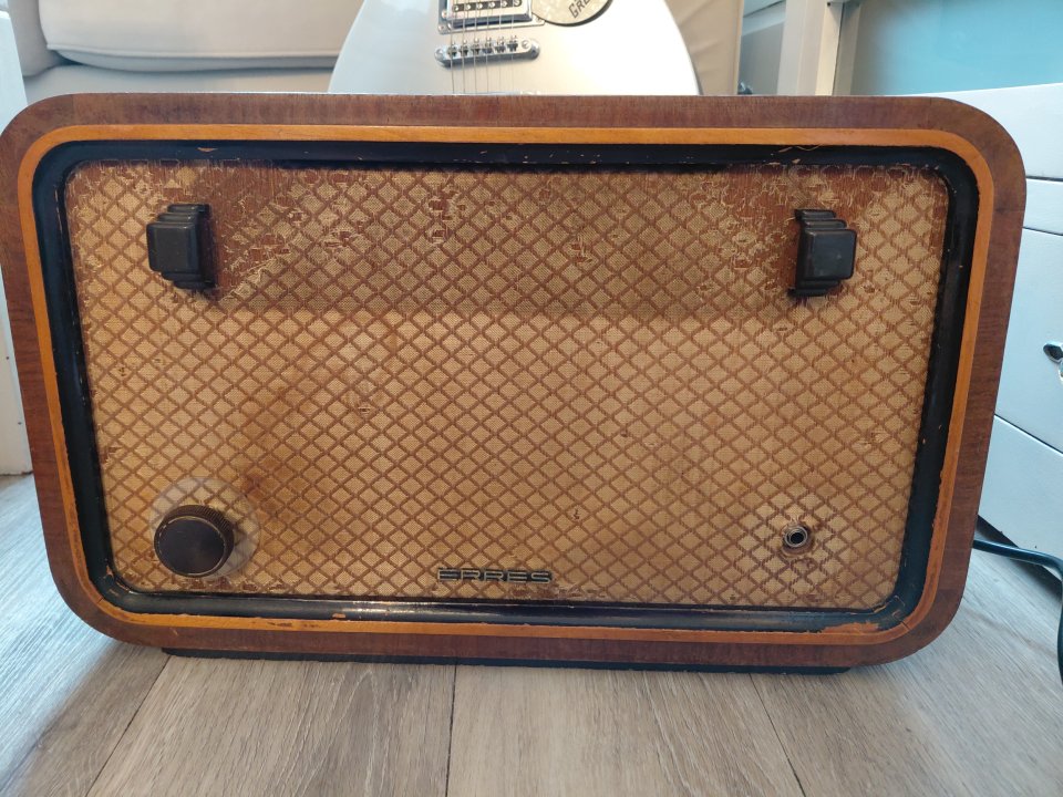 Amplificador a válvulas geloso y caja años 40 de segunda mano · Foto 2 de 5 · Córdoba · 160 €