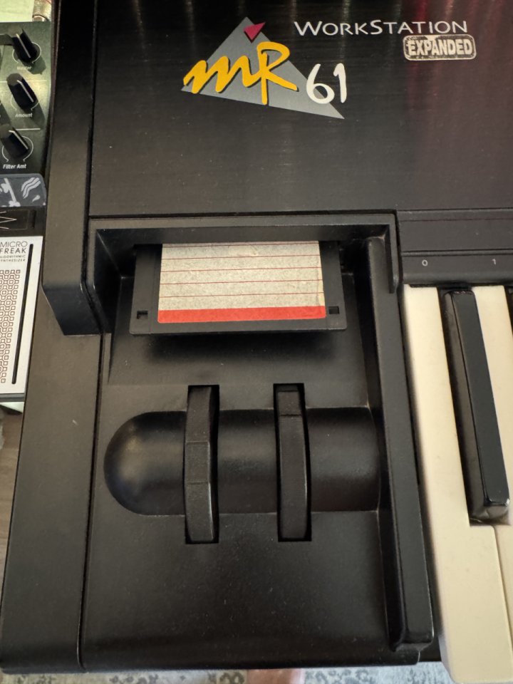 Ensoniq MR-61 + EXP-1 The Real Word + EXP-3 Urban dance Projetct de segunda mano · Foto 10 de 10 · Almería · 950 €