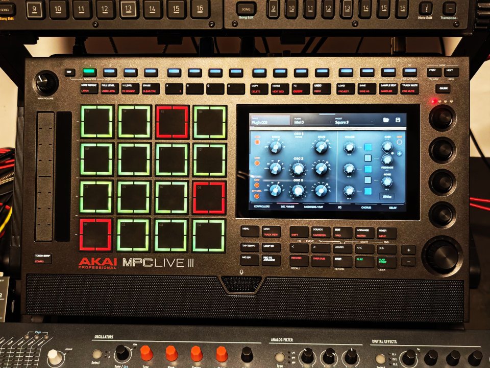 AKAI MPC LIVE 3