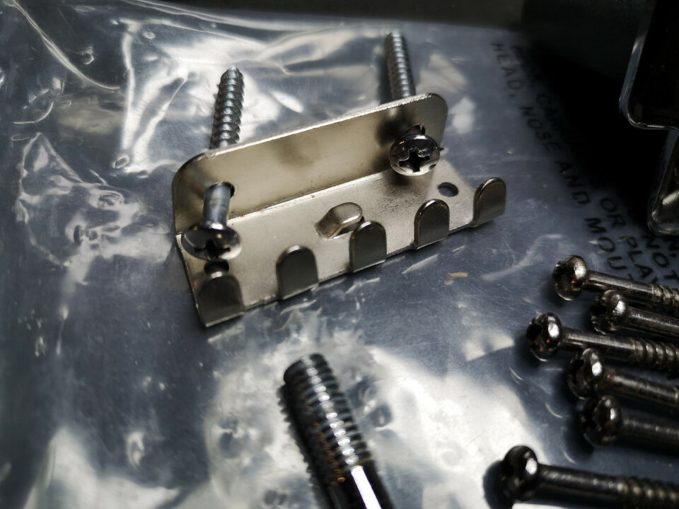 Fender Vintage/Narrow Strat Tremolo C.