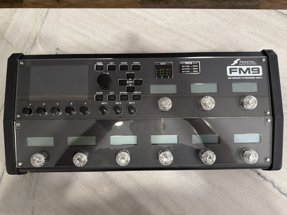 Fractal Audio FM9 Mark II Turbo + Cab packs & IRs de pago extra de segunda mano · Foto 1 de 5 · Madrid · 1800 €