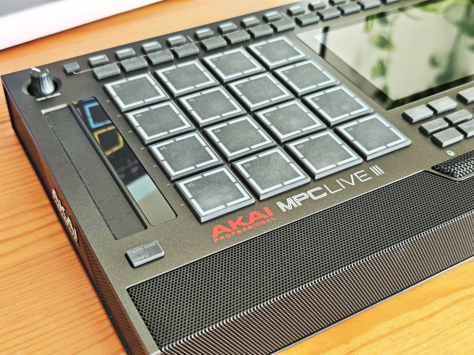 AKAI MPC LIVE 3