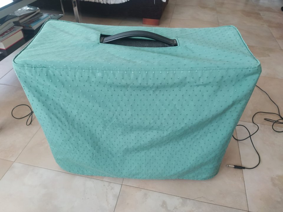 Roland Jazz Chorus JC-77