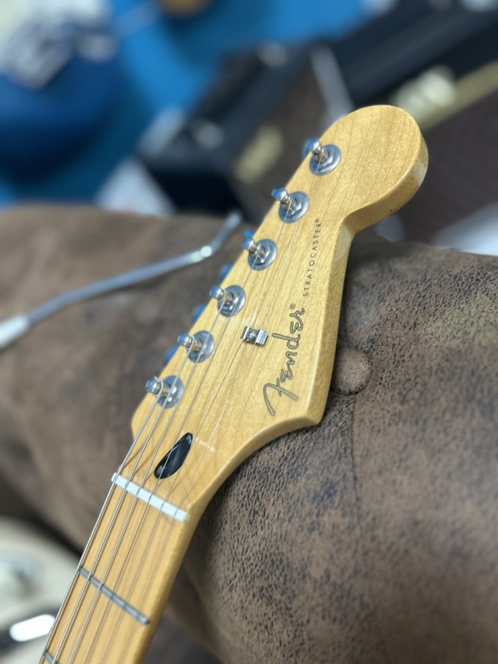 Fender mex blacktop de segunda mano · Foto 1 de 4 · Sevilla · 800 €