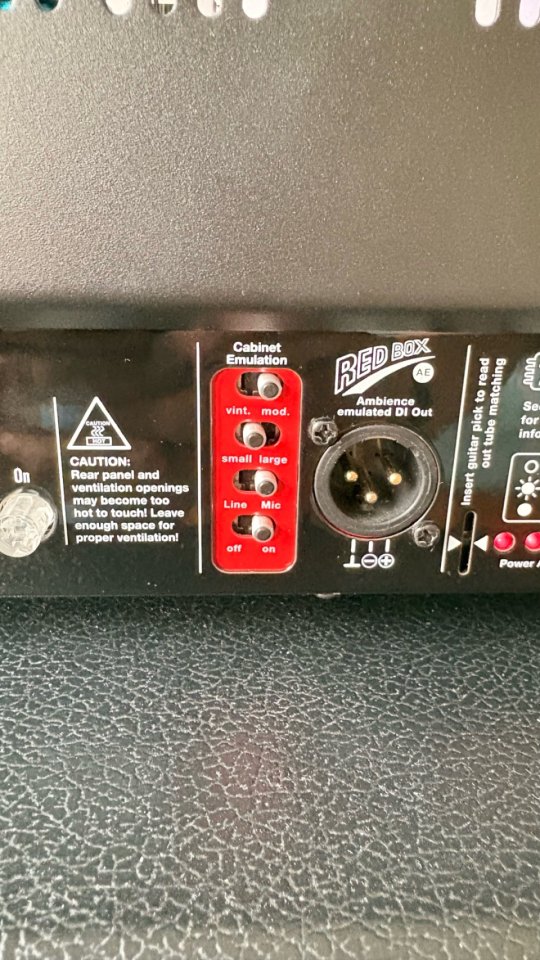 Cabezal Hughes & Kettner Tubemeister 40 deluxe