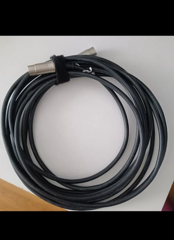 Pedalera Rocktron Midi Mate + cable midi