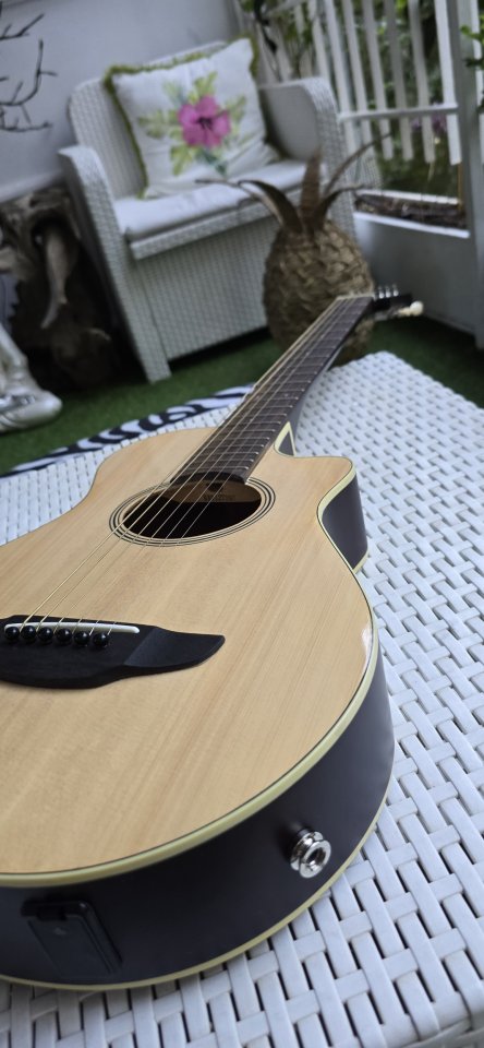 Yamaha APX T2 de segunda mano · Foto 1 de 10 · Madrid · 160 €