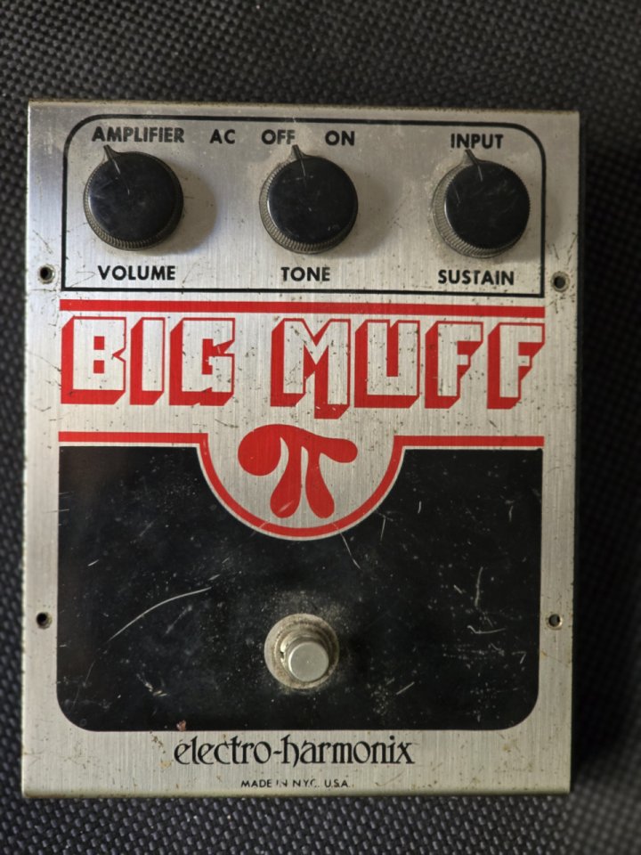 Ehx big muff v3 mid 1970s de segunda mano · Foto 1 de 9 · Barcelona · 444 €