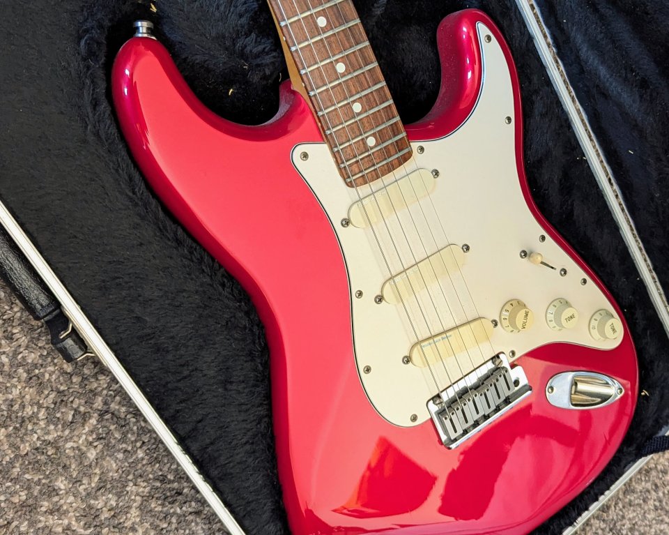 Fender Stratocaster Plus del 91 de segunda mano · Foto 1 de 6 · Barcelona · 1600 €