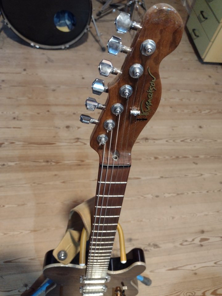 telecaster construida en rusia de segunda mano · Foto 3 de 10 · Lleida · 1600 €