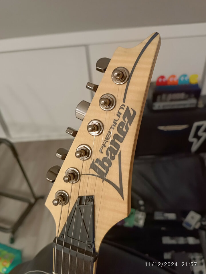 Ibanez premium rg 721 fm