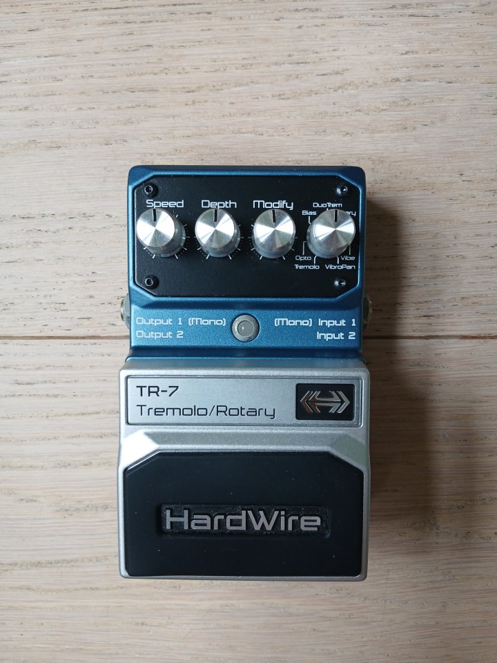 Hardwire Tremolo/Rotary TR-7 de segunda mano · Foto 2 de 9 · Asturias · 185 €
