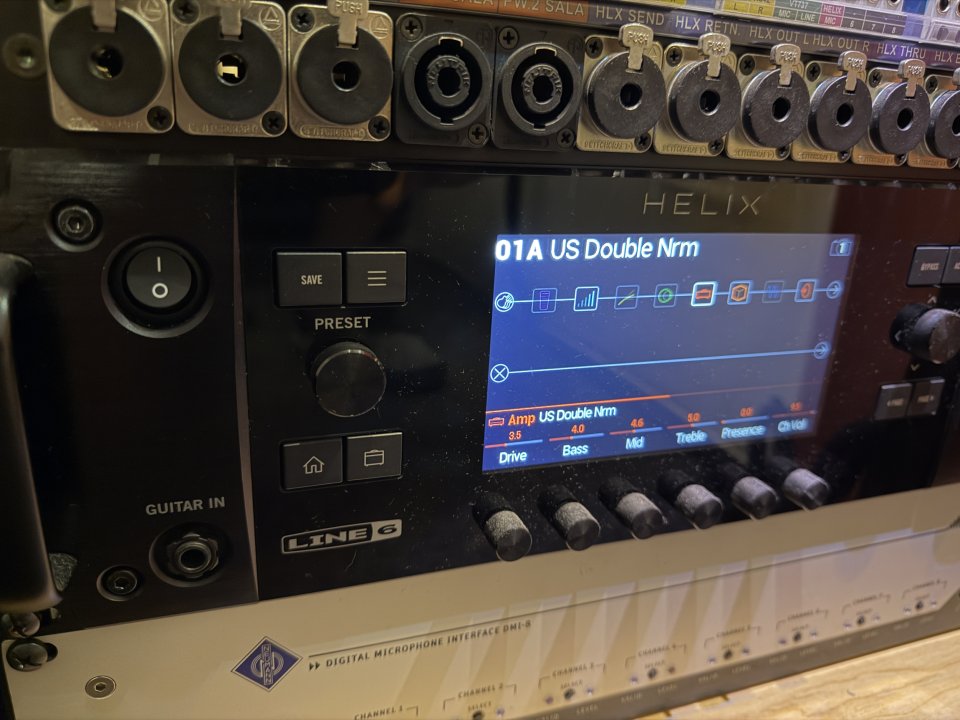 Line 6 Helix Rack Procesador de Guitarra/Bajo de segunda mano · Foto 1 de 9 · Madrid · 850 €