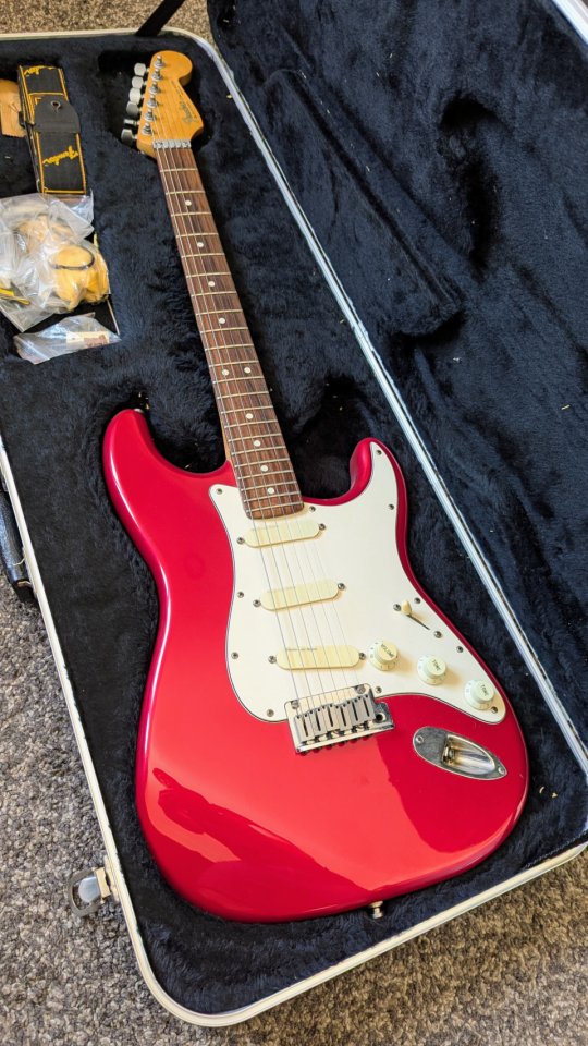 Fender Stratocaster Plus del 91 de segunda mano · Foto 2 de 6 · Barcelona · 1600 €