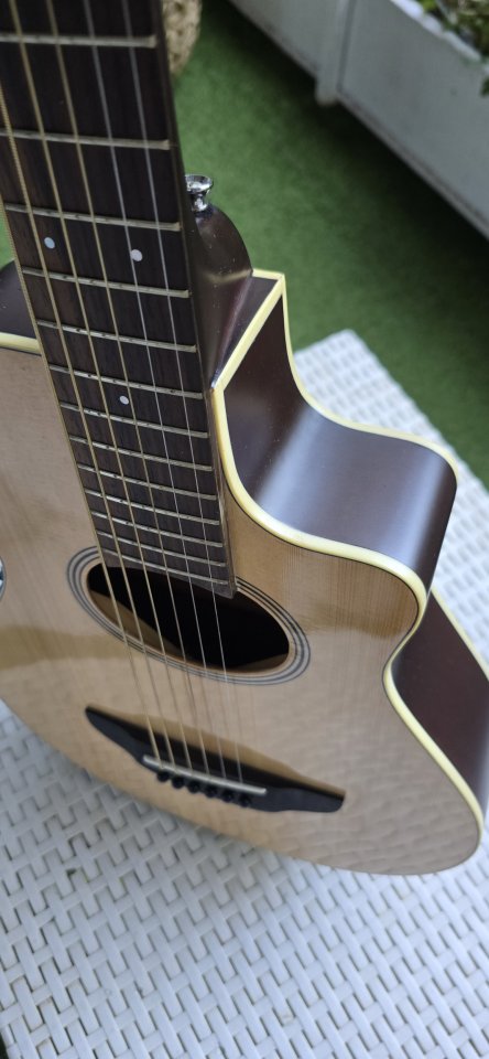 Yamaha APX T2 de segunda mano · Foto 4 de 10 · Madrid · 160 €