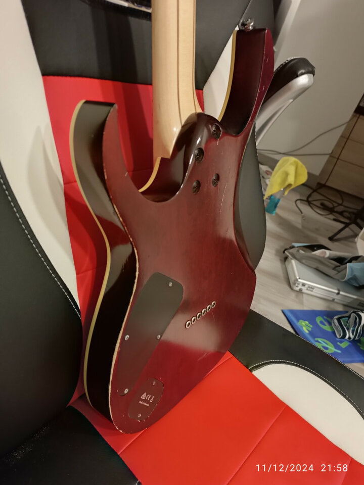 Ibanez premium rg 721 fm