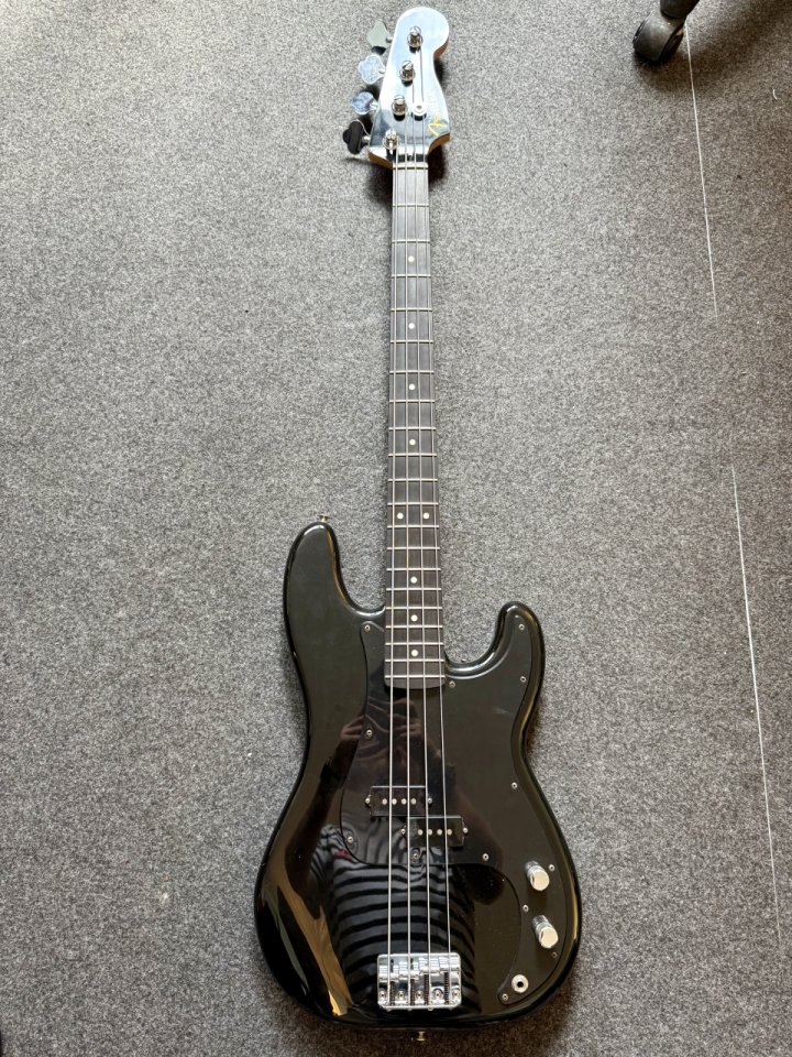 Fender Precisión Límited Edition Player